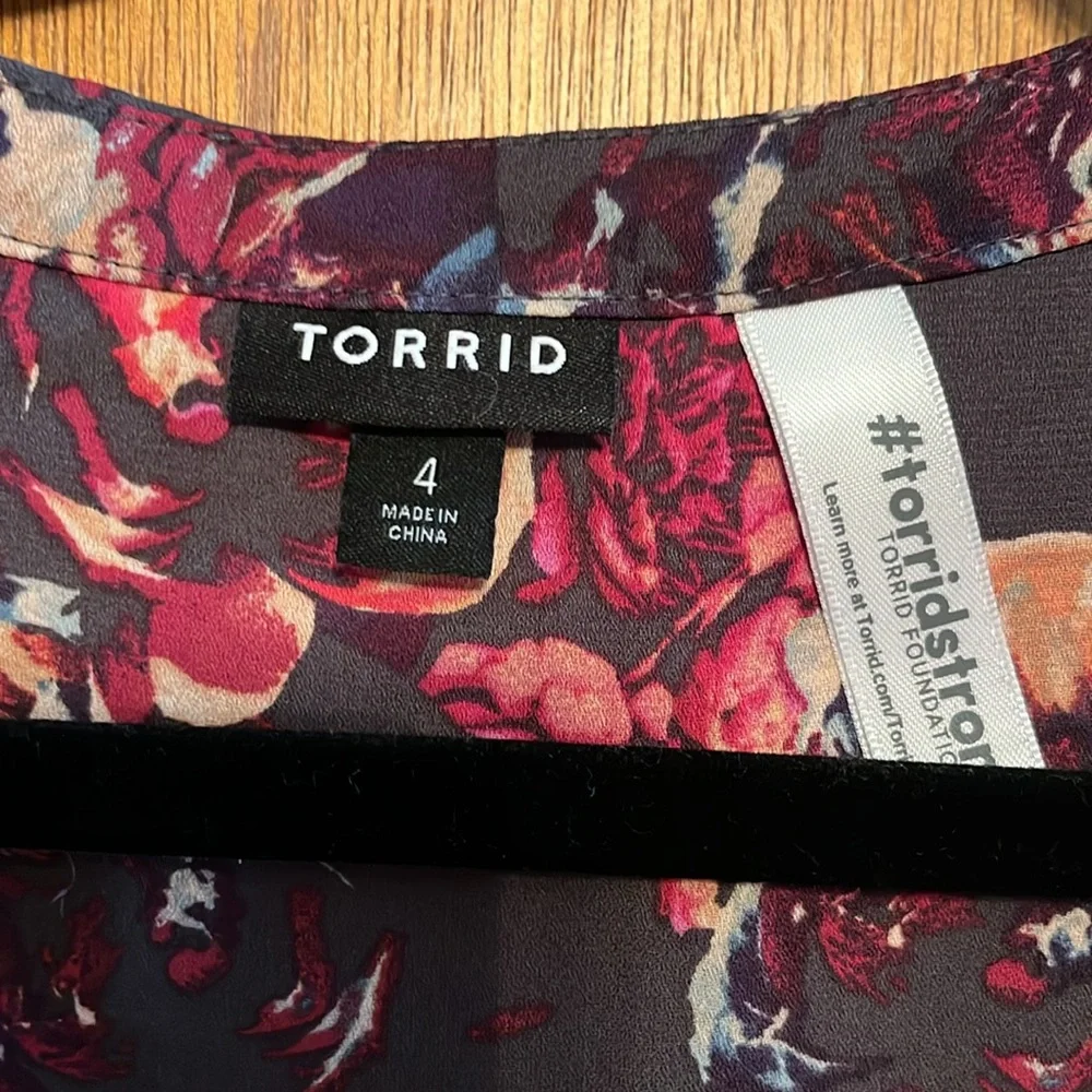 Torrid blouse - Picture 3 of 3